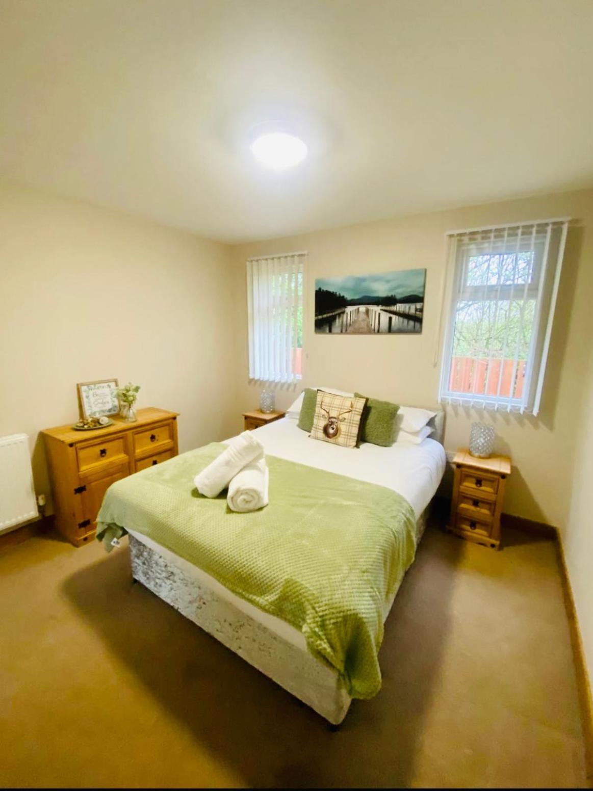 Elder Cabin With Hot Tub 요크 외부 사진